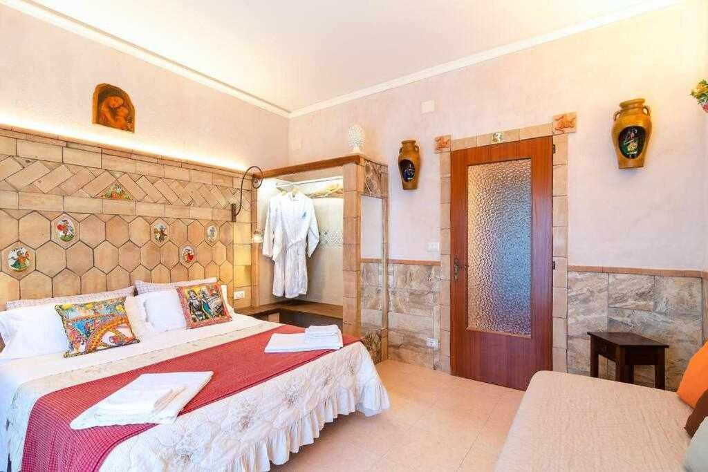 Casa Della Giara Parcheggio Supermercato A 200M Giarre Buitenkant foto
