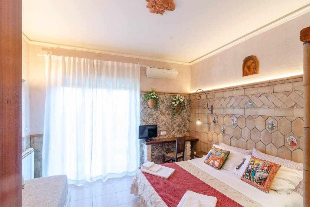 Casa Della Giara Parcheggio Supermercato A 200M Giarre Buitenkant foto